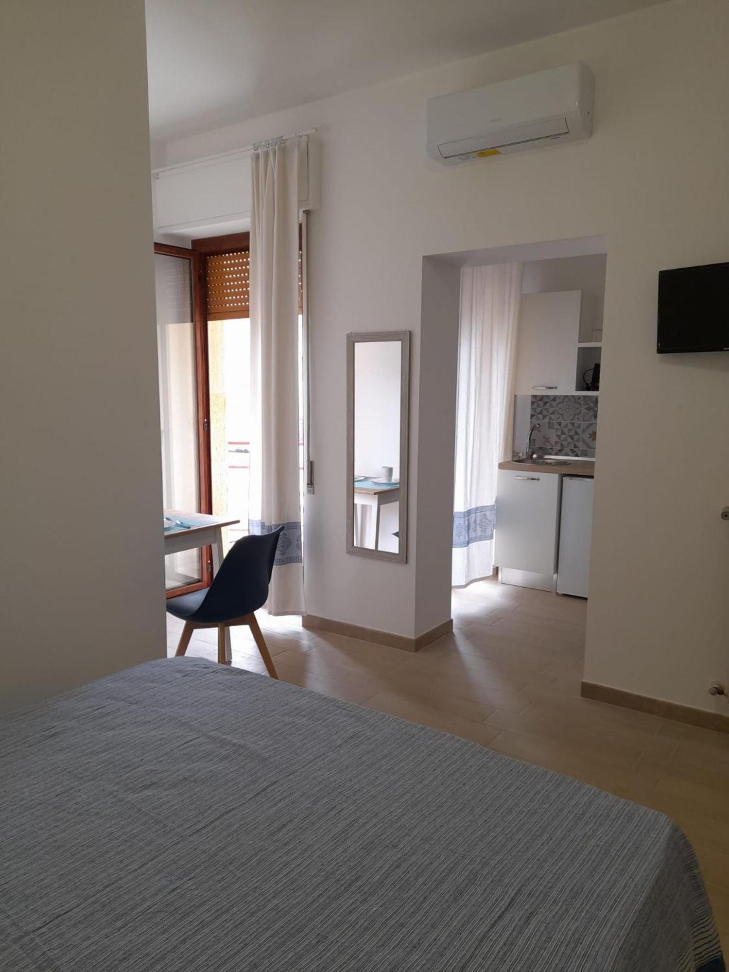 Beach Rooms 1 Self Check-In Алгеро Екстериор снимка